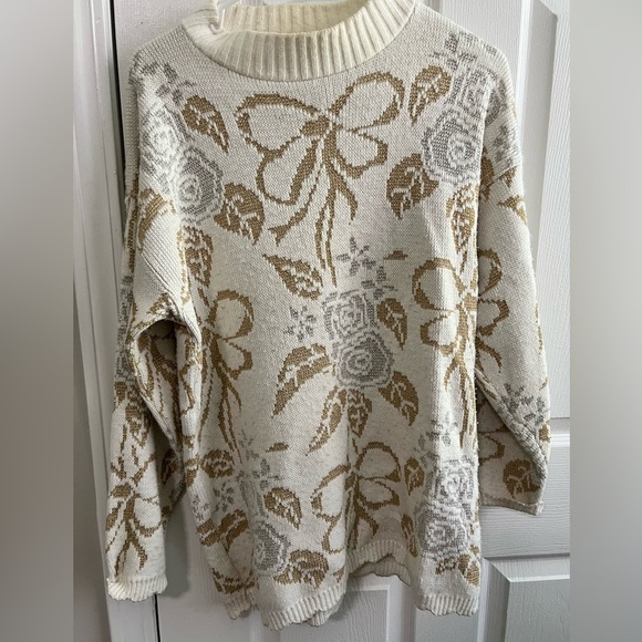 Vintage White and Gold Christmas Sweater with Bows - Picture 2 of 4